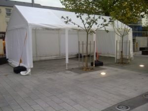 Marquee with leg extension