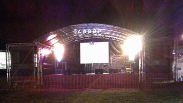 outside stage units